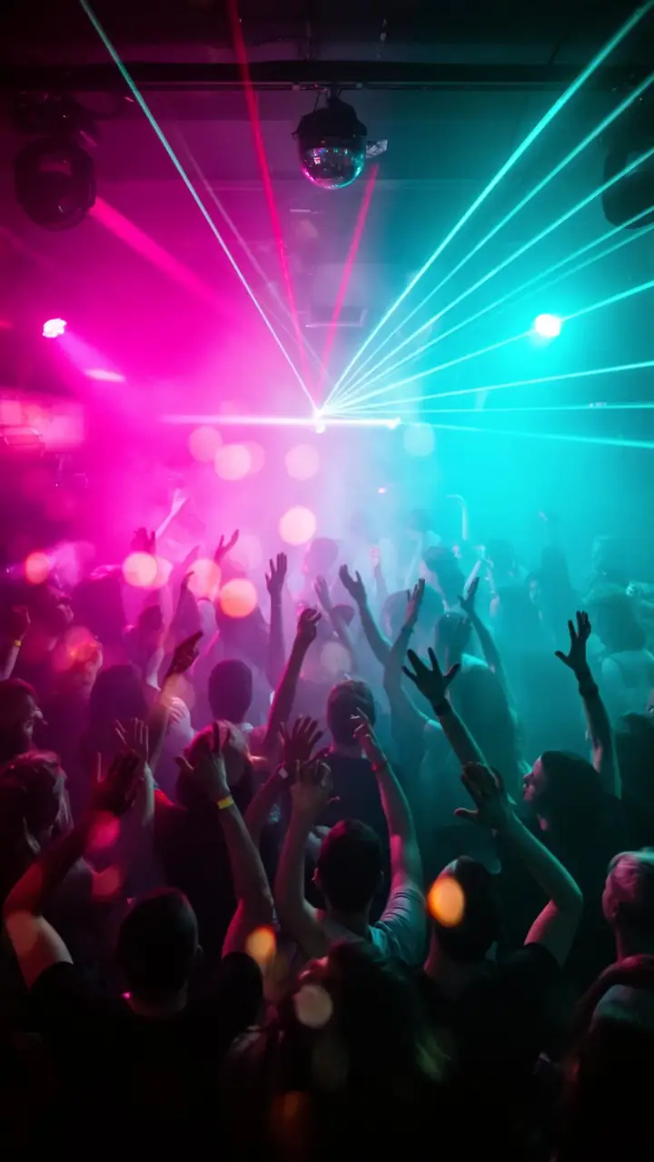 Decks theme — DJ link in bio with neon magenta accent